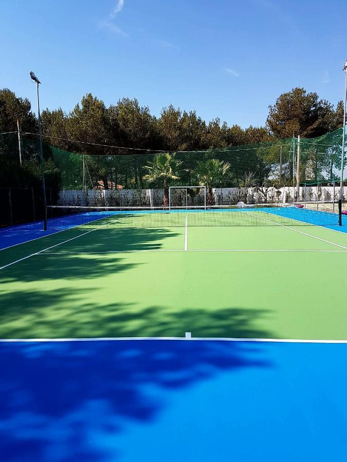 Villa Edda Heated Pool ガラティーナ エクステリア 写真