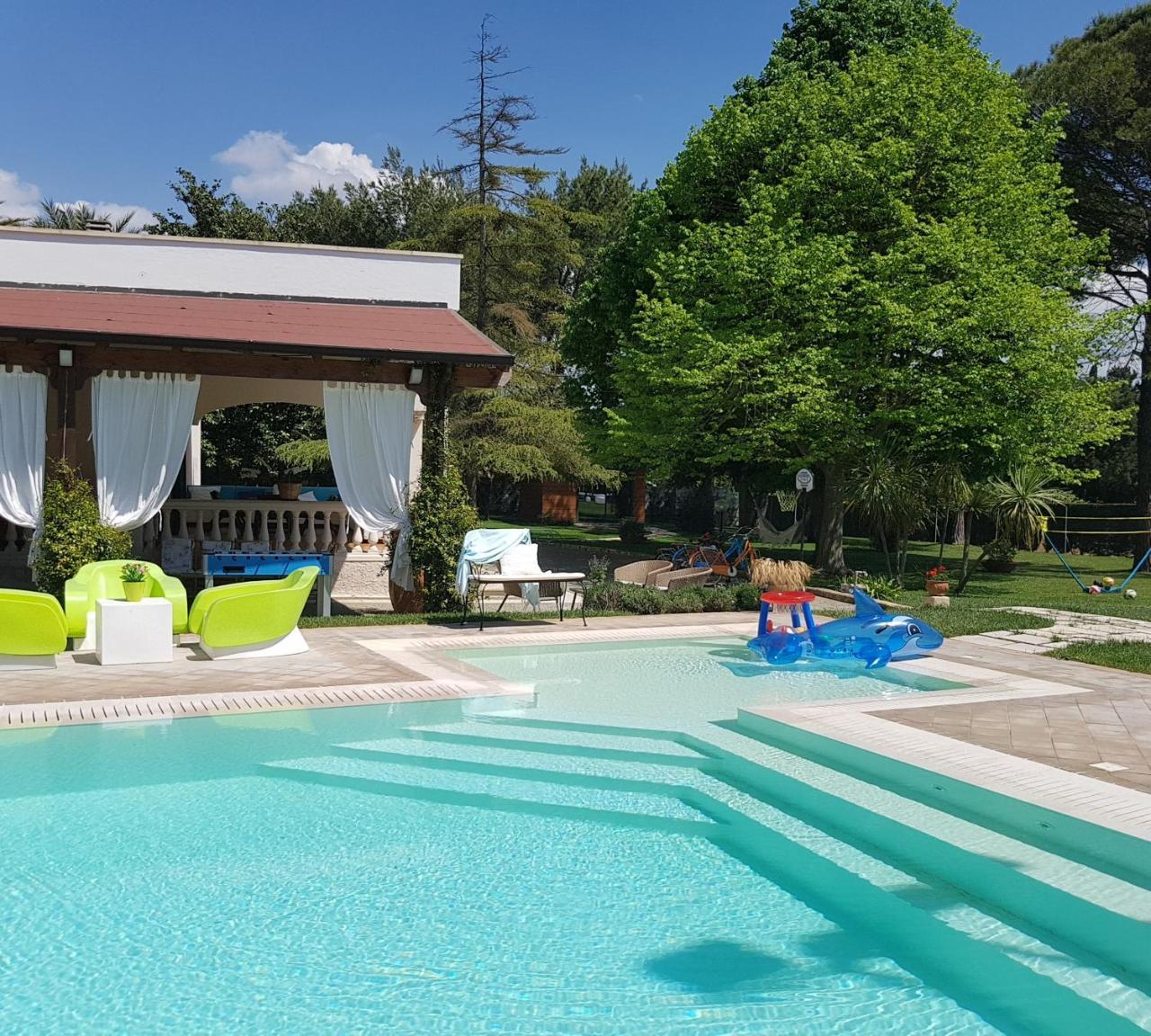 Villa Edda Heated Pool ガラティーナ エクステリア 写真
