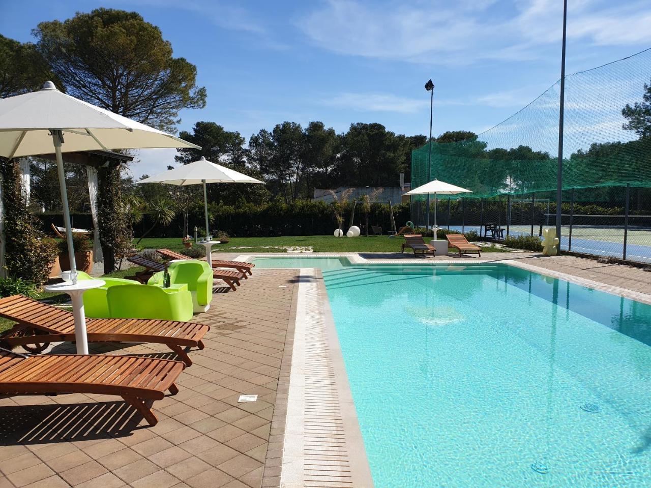 Villa Edda Heated Pool ガラティーナ エクステリア 写真