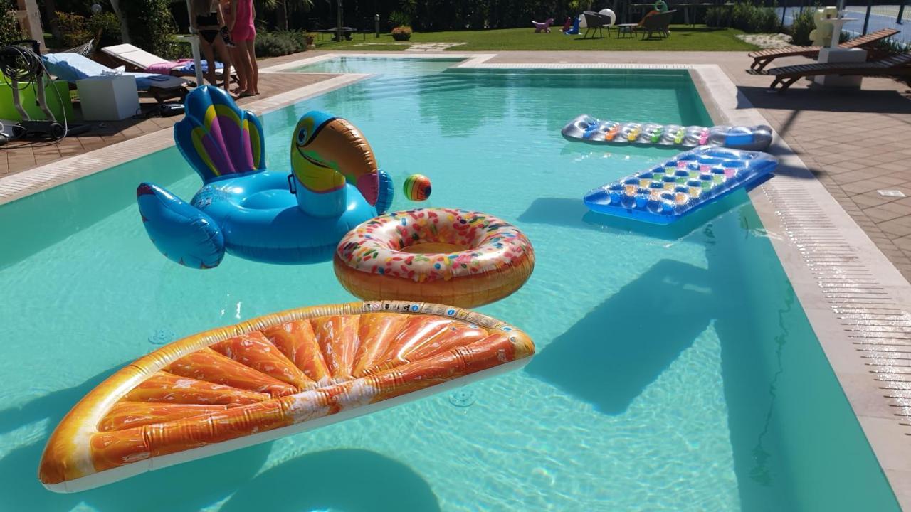 Villa Edda Heated Pool ガラティーナ エクステリア 写真